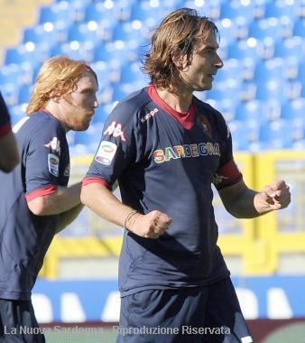 Il capitano rossobl&ugrave; Daniele Conti 