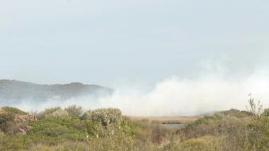 L&#146;incendio scoppiato ieri nella zona delle Saline 