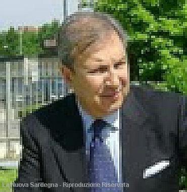 Antonello Garau, sindaco di Villaurbana: ha mantenuto la promessa di costruire una piscina nel parco giochi comunale 