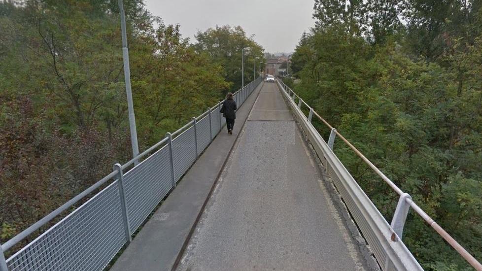 Scandiano, segni preoccupanti di erosione: chiuso il ponte sul Tresinaro