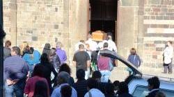 Funerali ad Ardara per il ragazzo ucciso dopo la lite