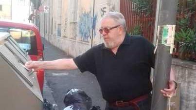 Protesta per i troppi rifiuti