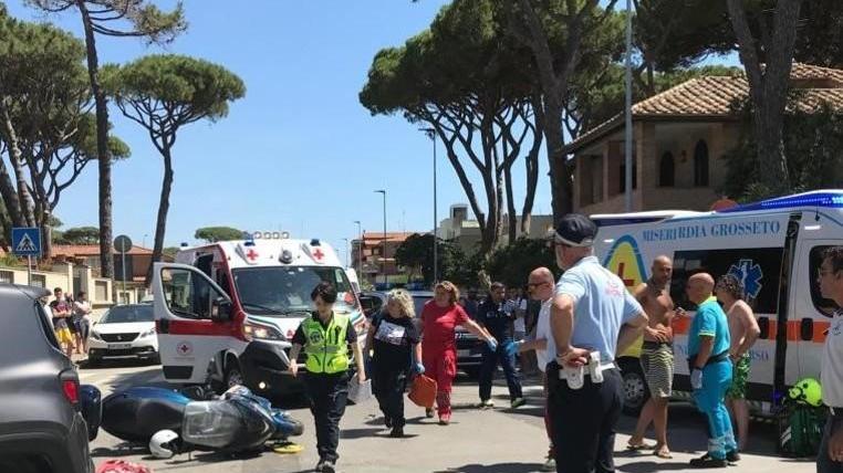 Schianto tra jeep e scooter: grave un uomo, ferita anche la figlia