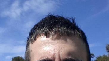 Carabinieri con i cani nel terreno della tragedia