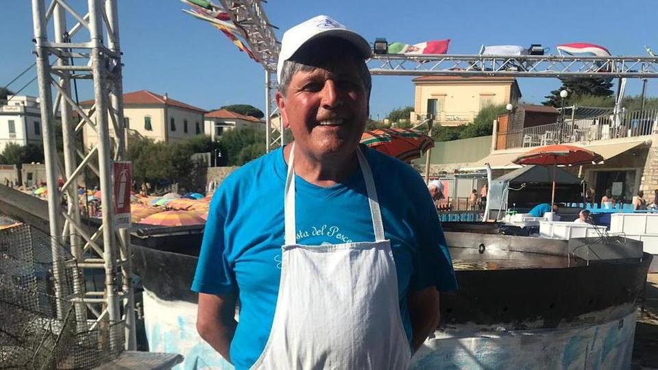 Il padellone, i cuochi e l’ultima frittura: oltre 15mila persone alla Festa del Pesce