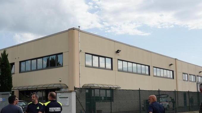 Ancora in gravi condizioni l’artigiano caduto dal tetto