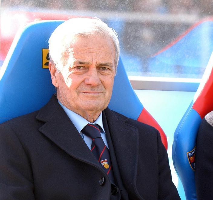 Gigi Simoni, condizioni gravi Il mondo del calcio: «Resisti!»