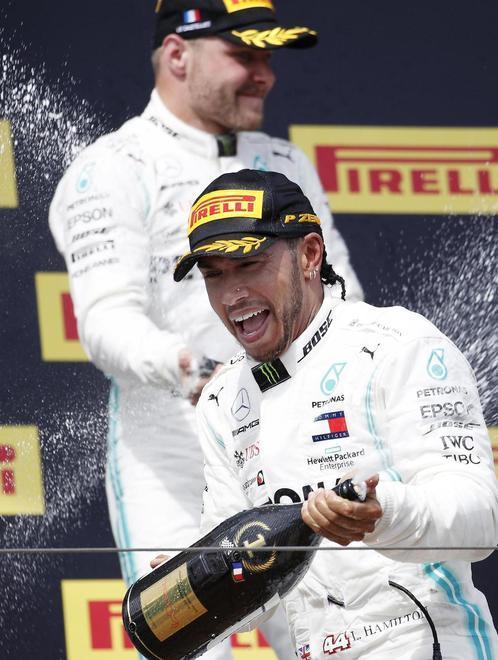 Oui, c’est plus facile: trionfo Hamilton e doppietta Mercedes Sul podio Leclerc 