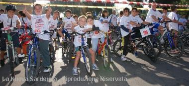 Trecento sotto il sole d'autunno per partecipare alla «ecopedalata» organizzata da Agenda 21 Locale