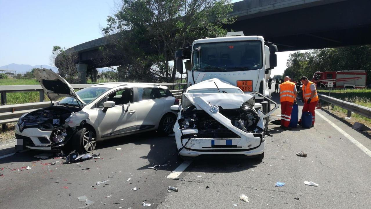 Maxi tamponamento sulla Fi-Pi-Li, due donne morte - Video