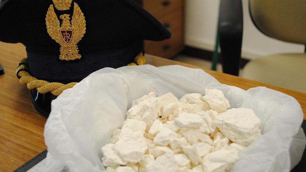 Un sequestro di cocaina da parte della polizia (archivio)