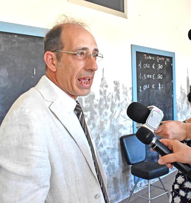 «Rimuovete la preside Pastacaldi e la sua vice» 