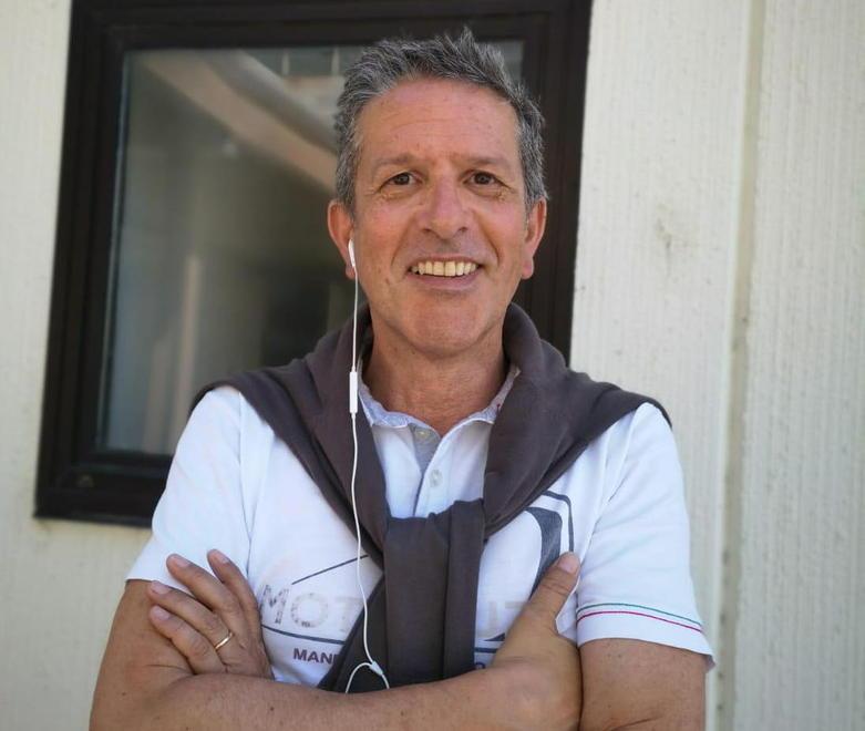 Caduto in mare col parapendio, il soccorritore: "Ho pensato solo a salvarlo" 