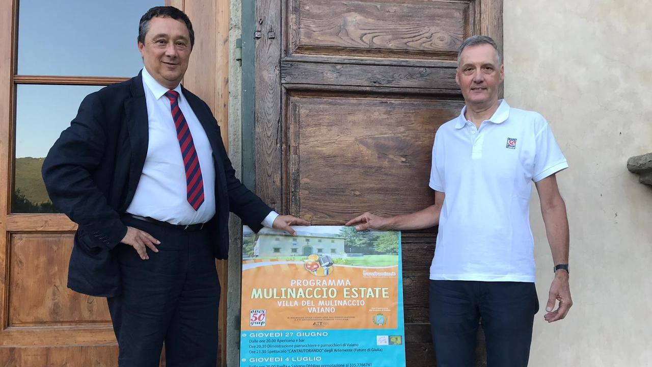Il sindaco di Vaiano Primo Bosi e e il presidente dell’associazione Over 50 Andrea Neri