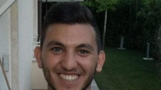 Cuoco muore a 23 anni: «Ciao tesoro, il tuo sorriso inondi i cuori»