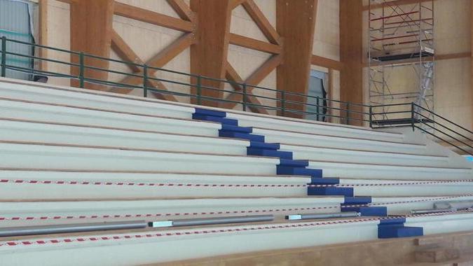 Si vede già la tribuna del nuovo palazzetto