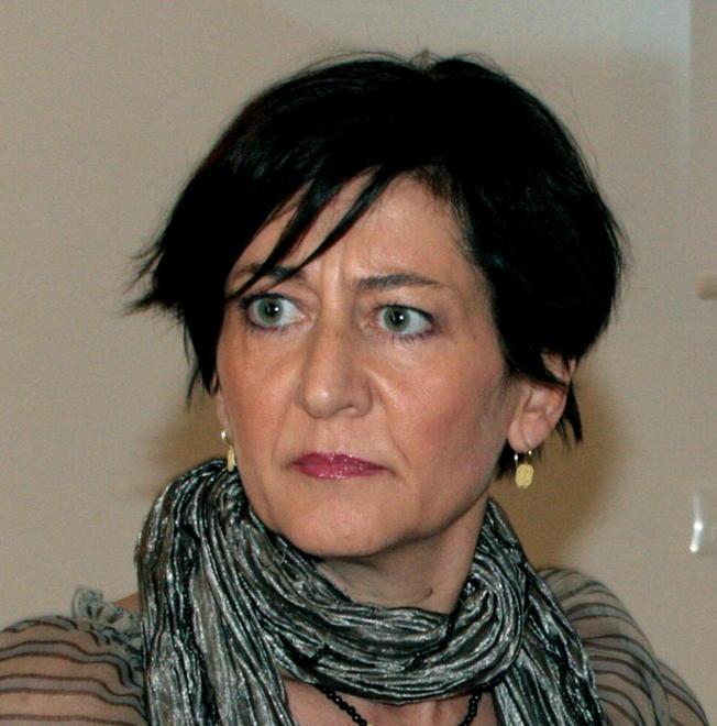 La lady di ferro fa togliere gli striscioni 