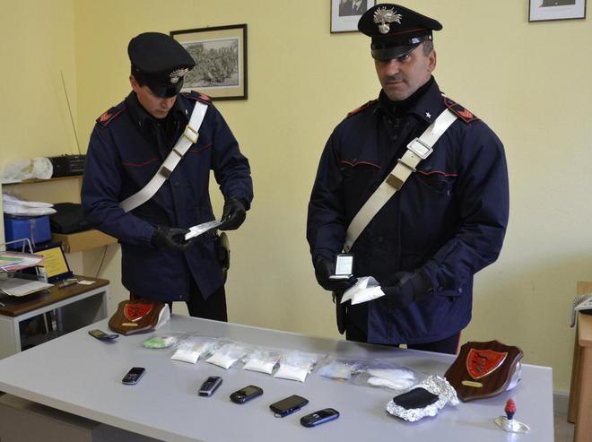 Guadagna poco al lavoro preso con 4 etti di coca
