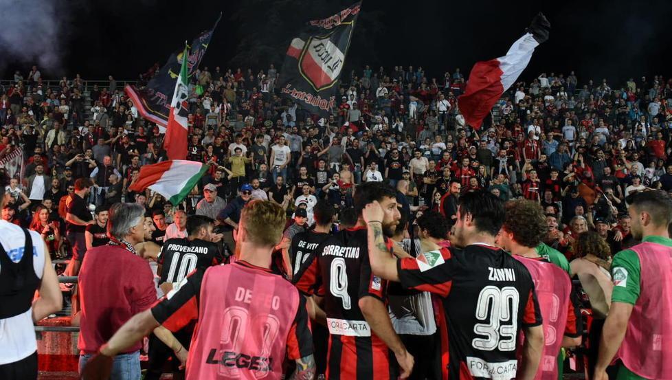 Rabbia, amarezza e voglia di ripartire I supporter chiedono serietà 