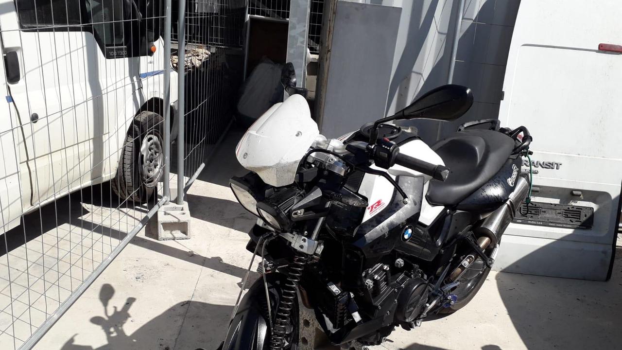 La moto sulla quale viaggiava il cinquantunenne