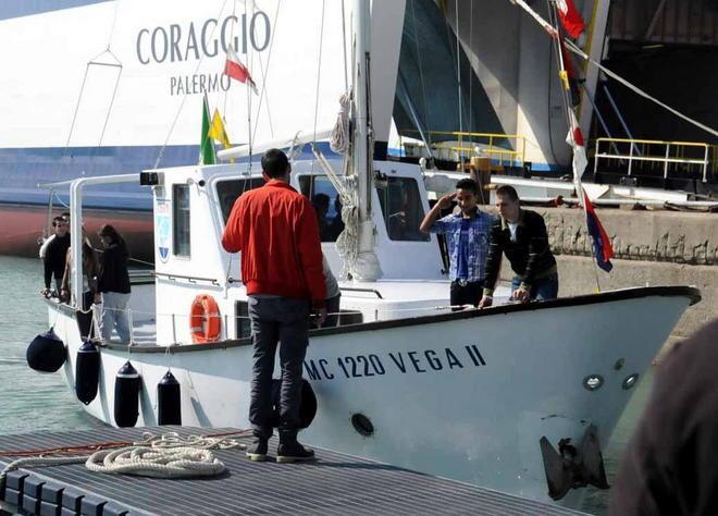 La barca Vega II torna in acqua 