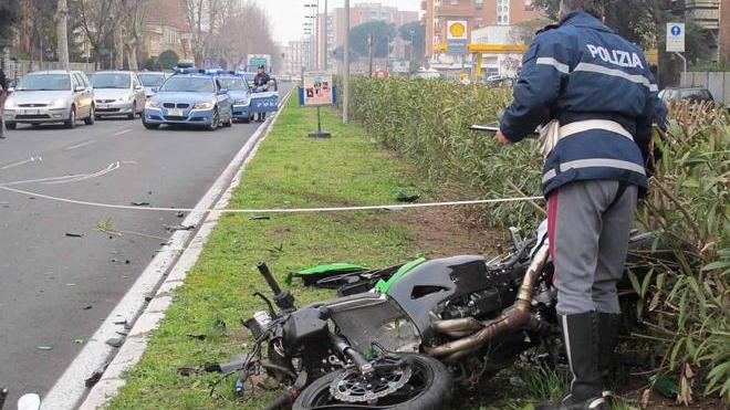 Scontro all’alba, ferito motociclista