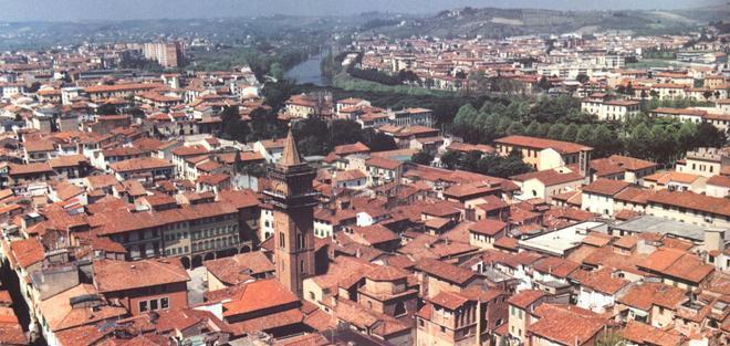 Finiscono all’asta in tribunale 75 case 