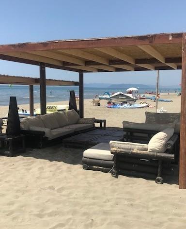 Torna la pagoda sulla spiaggia al costo di mille euro al giorno 