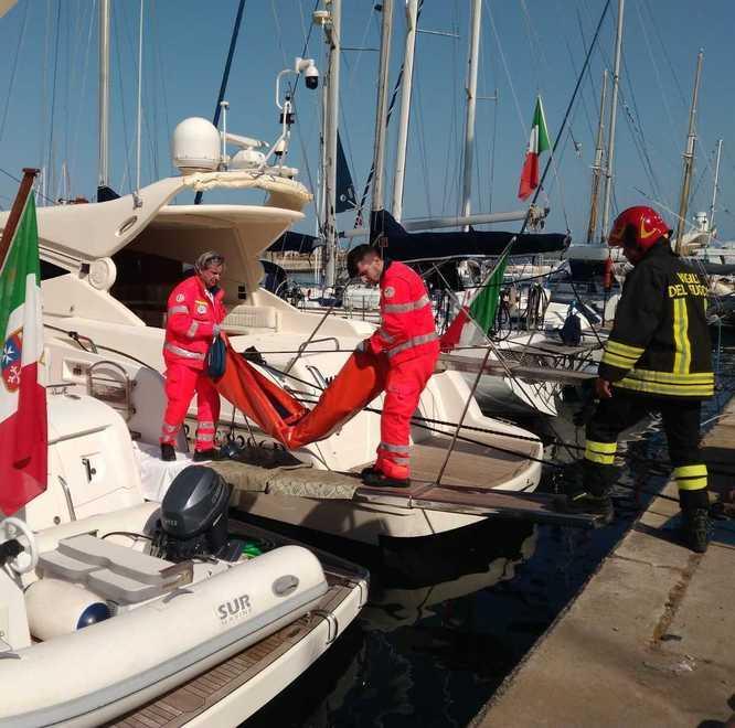 Esercitazione anti incendio alla banchina Tistino