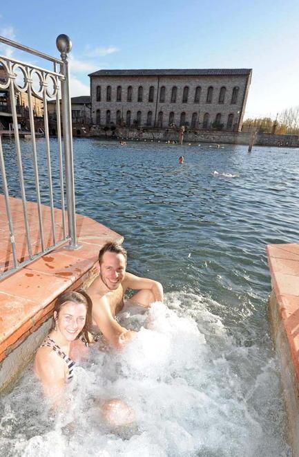 I primi 50 anni del Calidario con party in riva al lago termale 