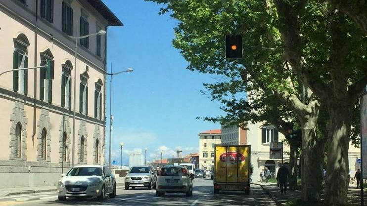 Ferita gravemente 68enne in motorino: un’auto l’ha urtata e investita