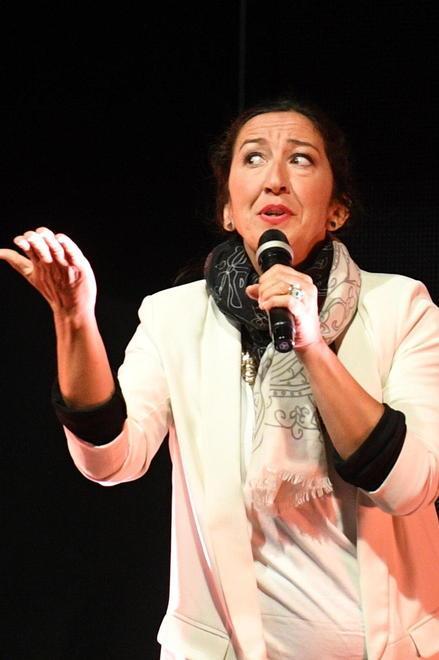 Le imitazioni in piazza con Emanuela Aureli
