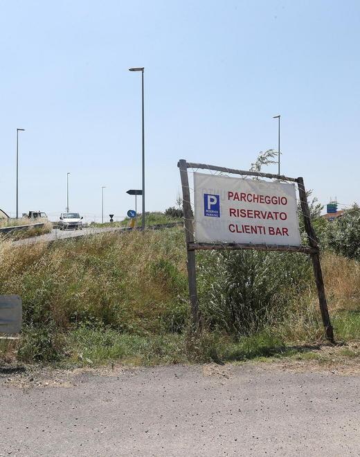 I trattori sono fermi e l’erba rimane alta Proteste a Vianova