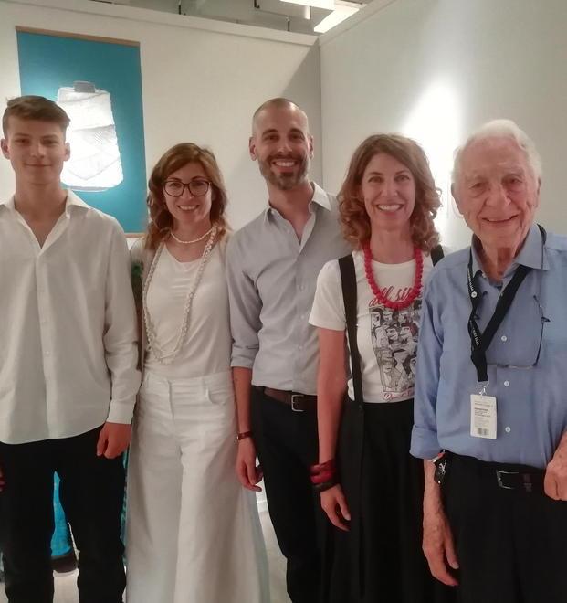Il nonno felice lancia il nipote nell’azienda 