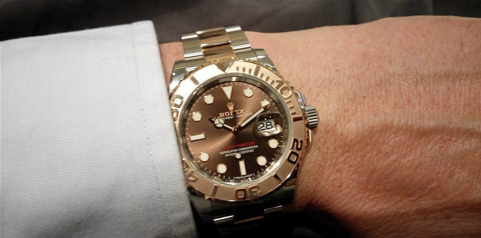 Compra un Rolex ma l’assegno risulta a vuoto 