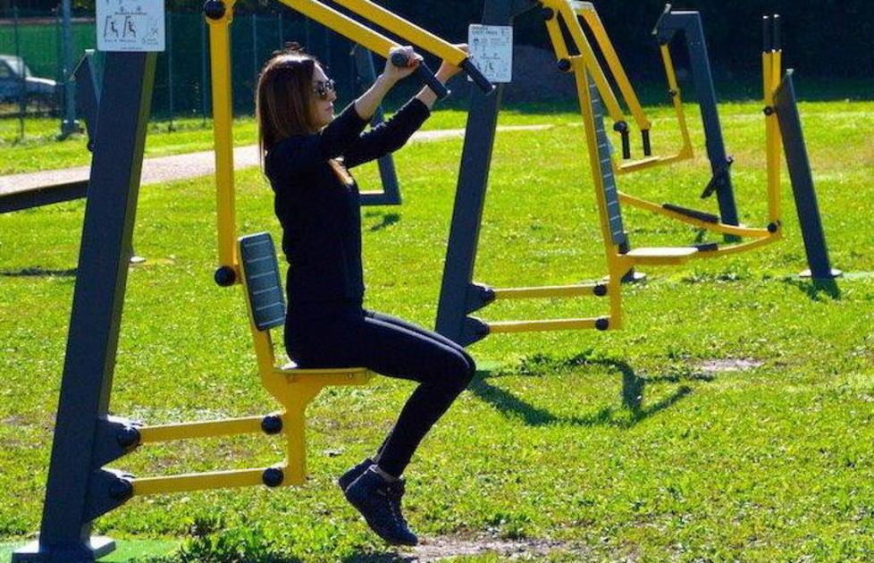 Alcuni attrezzi di Skyfitness al parco
