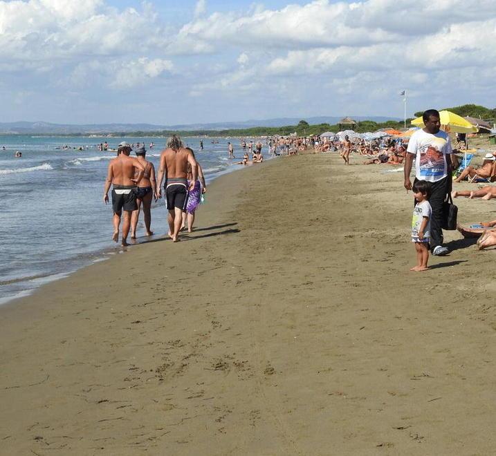 Malore in acqua: trovato senza vita sul bagnasciuga