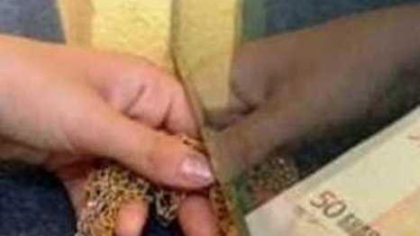 Non è iscritto al registro: denunciato compra oro