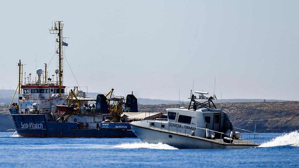 Salvetti e Nardella a braccetto sull’aiuto ai migranti E Salvini ironizza