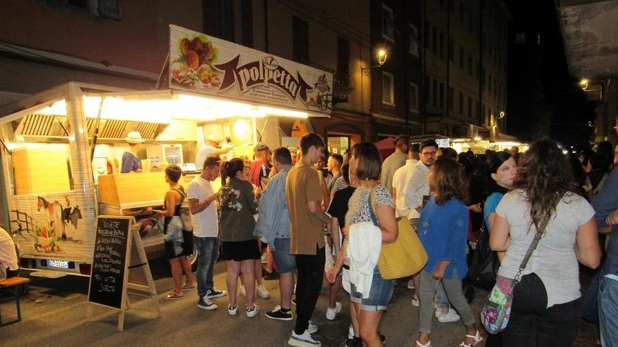 Fine settimana all’insegna dello street food nelle piazze