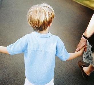 «Noi famiglie affidatarie non lo facciamo per soldi» 