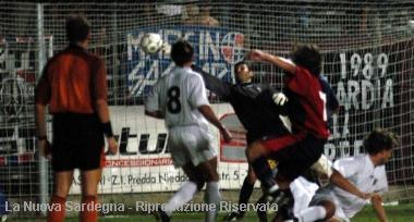 Il sassarese Russo in gol in Olbia-Torres del 2003    