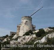 <b>Fari e torri della Gallura </b>A sinistra Capo Figari a Golfo Aranci In basso, Capo dOrso a Palau A destra, lIsola Bocca nel golfo di Olbia     