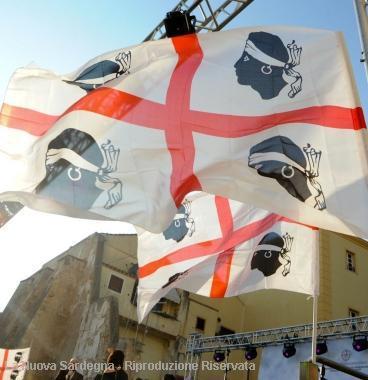 La bandiera dei Quattro Mori simbolo del Partito sardo dAzione 