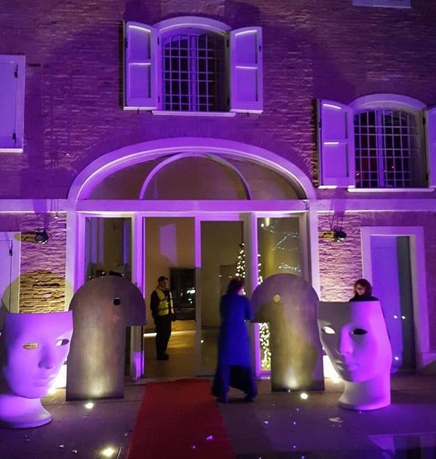 Carpi, discoteca fai da te senza alcol e droghe per proteggere i figli dallo sballo notturno 