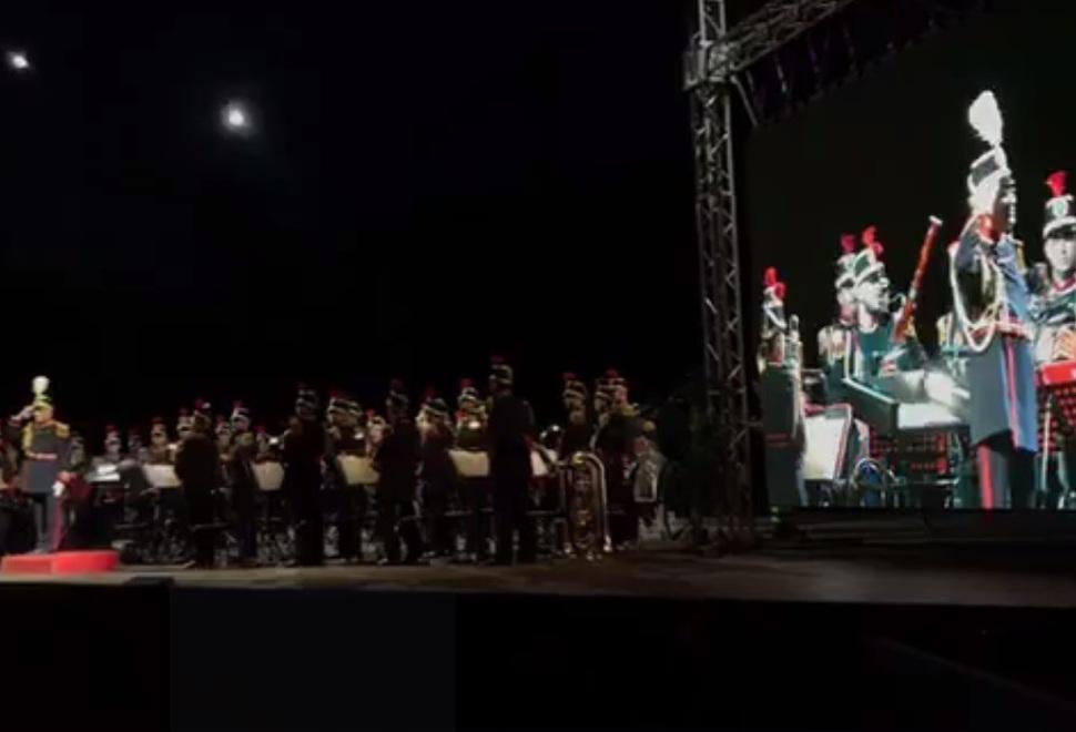 I vigili del fuoco abbracciano la città come quella notte 