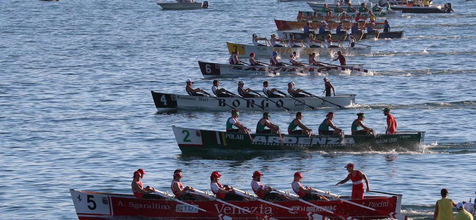 Venezia a caccia del Trittico in un Palio con tanti duelli 