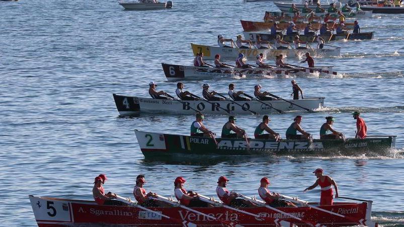 Venezia a caccia del Trittico in un Palio con tanti duelli