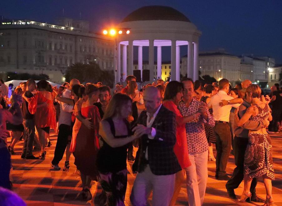 “Bella Livorno”, tutti gli eventi dell’estate tra musica, teatro, satira e gastronomia 