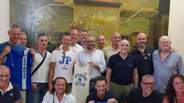 La squadra ricevuta in Comune dal sindaco